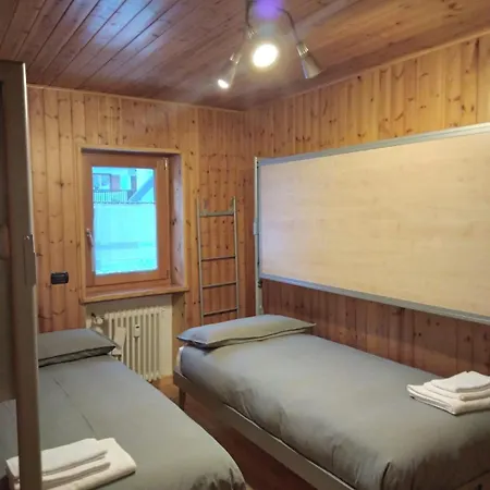 10 Apartment *